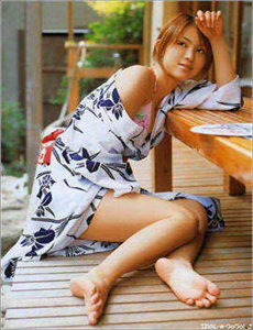 电车蓝衣女快播-小莹客厅激情46章至50视频